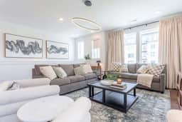 4BR Nashville house near Broadway, sleeps 12, garage - Image 3