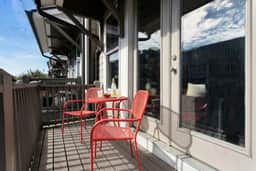 Game room house near the Gulch • sleeps 12 - Image 3