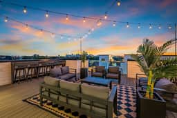 2 Homes, 2 Rooftops & Hot Tub | Karaoke | Sleeps 24 - Image 5