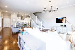 Nashville hot tub & mini golf home, sleeps 12 - Image 3