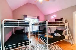 Elvis-themed Nashville house | sleeps 12 | 4 baths - Image 5