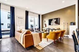Eras-inspired rooftop hot tub house | sleeps 12 - Image 2