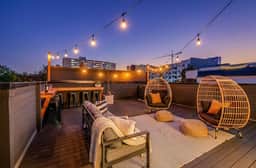 Sleeps 10 house near downtown Nashville, garage - Image 3