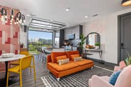 2 Homes, Rooftop Deck | Sleeps 8 | Nashville - Image 3