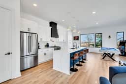 4 Homes, 4 Rooftop Decks & Hot Tubs, Sleeps 48 - Image 4