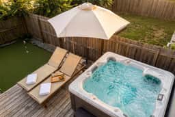 Nashville hot tub & mini golf home, sleeps 12 - Image 2