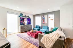 Dolly-themed Nashville home | hot tub | sleeps 12 - Image 3