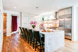 Dolly-themed Nashville home | hot tub | sleeps 12 - Image 2