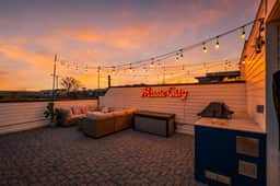 Rooftop deck & game room • sleeps 12 in Nashville - Image 5