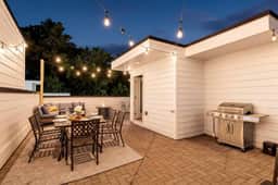 Rooftop deck house near downtown Nashville, sleeps 12 - Image 5