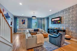 Rooftop deck, shuffleboard & pool table, sleeps 12 - Image 2