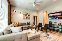 Nashville ping pong game room home, sleeps 12 - Image 3