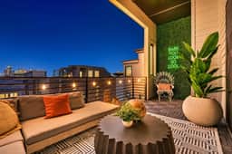 Neon glow balcony house • sleeps 12 near Broadway - Image 4
