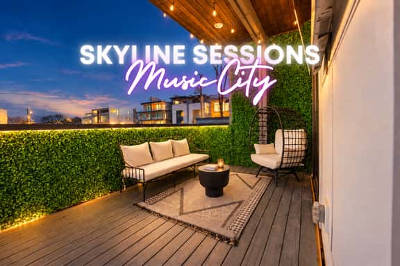 Skyline Views House - 4 Ensuites - Sleeps 12 - Image 1