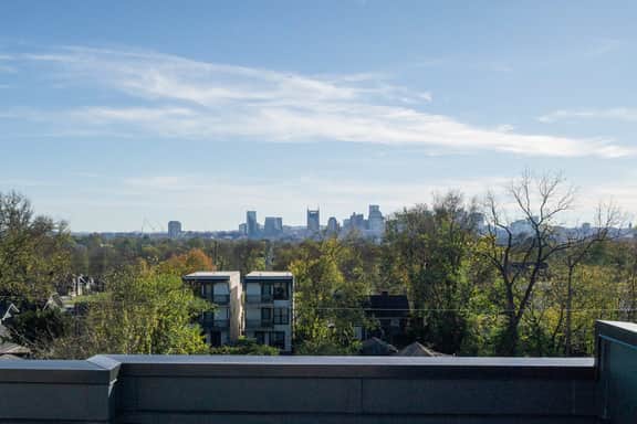 Hot tub deck • sleeps 12 • 4BR Nashville house - Image 3