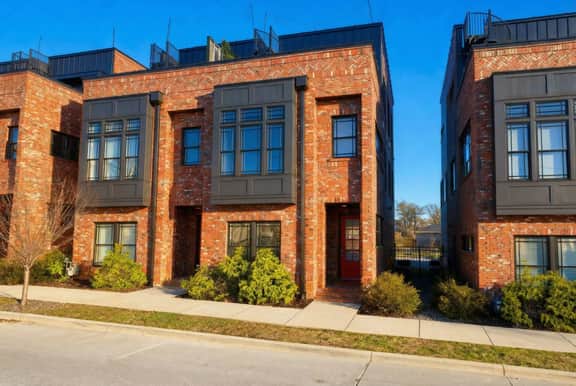 Nashville rooftop skyline views near Broadway • sleeps 12 - Image 2