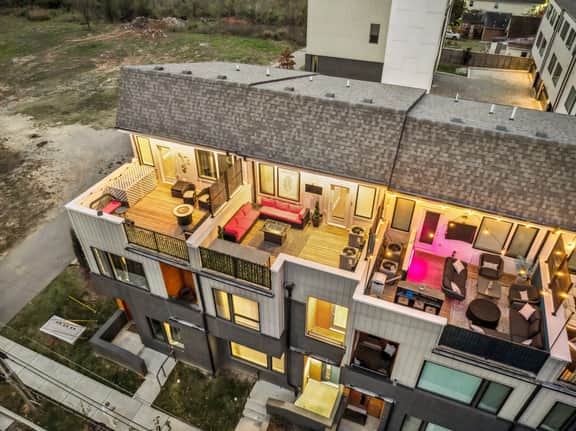 Vegas-themed townhouse near downtown Nashville | Sleeps 12 - Image 2