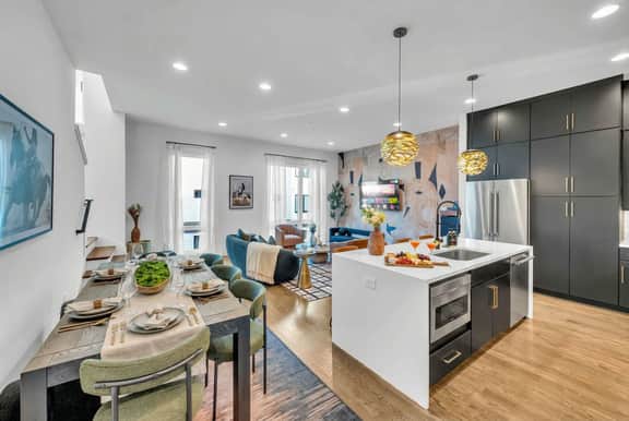 2 Homes, 2 Rooftops & Hot Tub | Karaoke | Sleeps 24 - Image 4