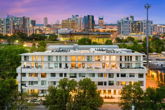 Gulch condo, private skyline deck & pool, sleeps 8 - Image 5