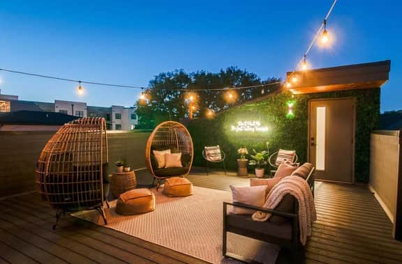 Sleeps 10 house near downtown Nashville, garage - Image 5