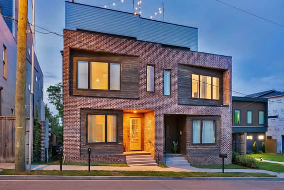 Rooftop deck, shuffleboard & pool table, sleeps 12 - Image 3