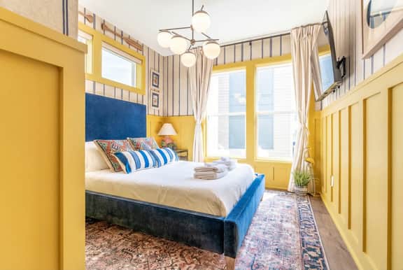 4BR Nashville house near Broadway, sleeps 12, garage - Image 5