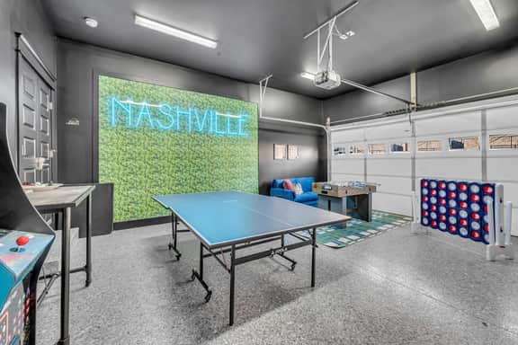Nashville game room house • balcony • sleeps 12 - Image 5