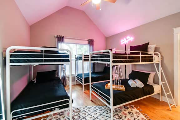 Elvis-themed Nashville house | sleeps 12 | 4 baths - Image 5