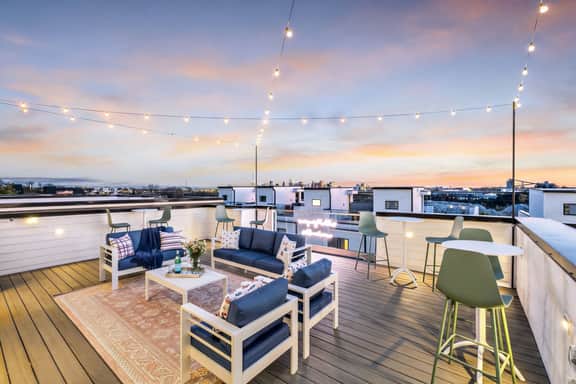 Eras-inspired rooftop hot tub house | sleeps 12 - Image 4