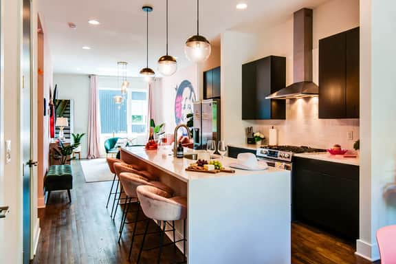 Dolly-themed Nashville home | sleeps 12 | game room - Image 3