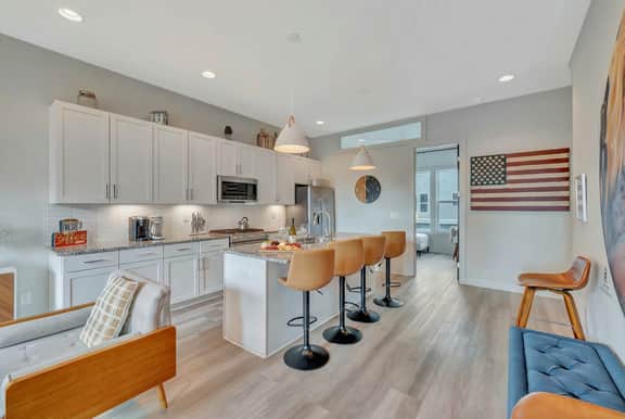 Music-themed Nashville home, sleeps 12, game room - Image 3