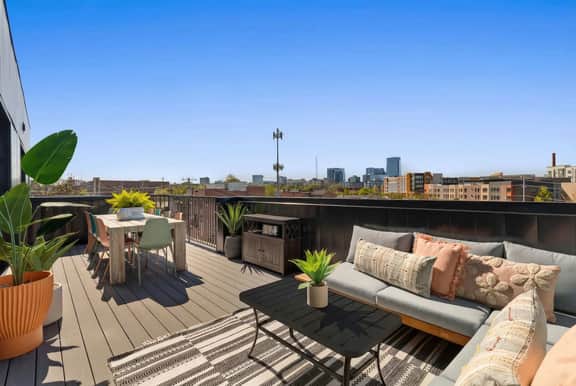 Nashville-themed rooftop penthouse | sleeps 6 - Image 3