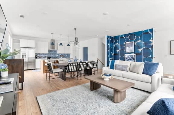 Pet-friendly Nashville house near ballpark, sleeps 10 - Image 2