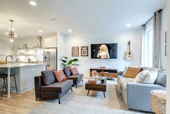 Karaoke house near Centennial Park | sleeps 12 - Image 3