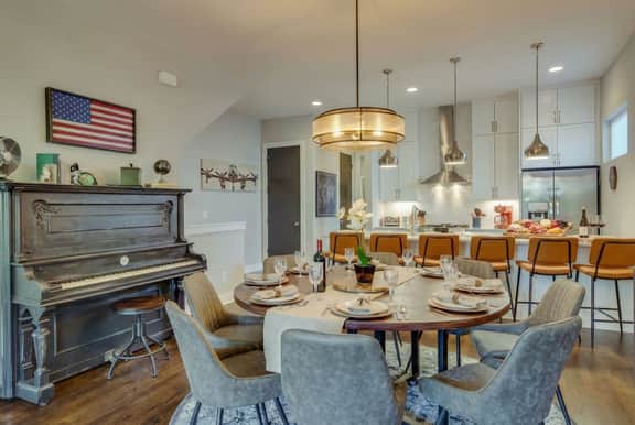 Rooftop deck & game room • sleeps 12 in Nashville - Image 2