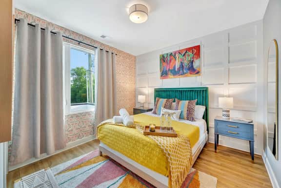 Rooftop deck, shuffleboard & pool table, sleeps 12 - Image 4