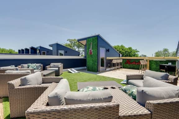 Music City themed home | ping pong garage | sleeps 12 - Image 3