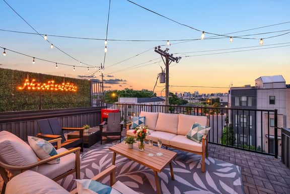 Karaoke game room house near downtown Nashville, sleeps 12 - Image 5