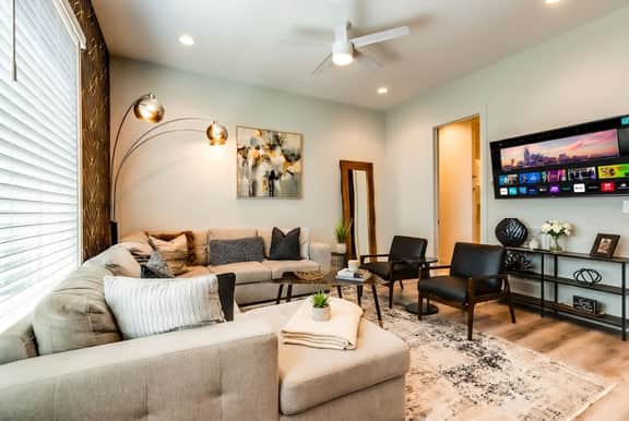 Nashville ping pong game room home, sleeps 12 - Image 3