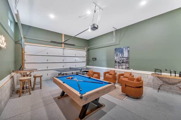 2 Rooftop Homes | Games + BBQ | Sleeps 24 - Image 2