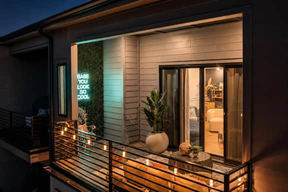 Neon glow balcony house • sleeps 12 near Broadway - Image 5