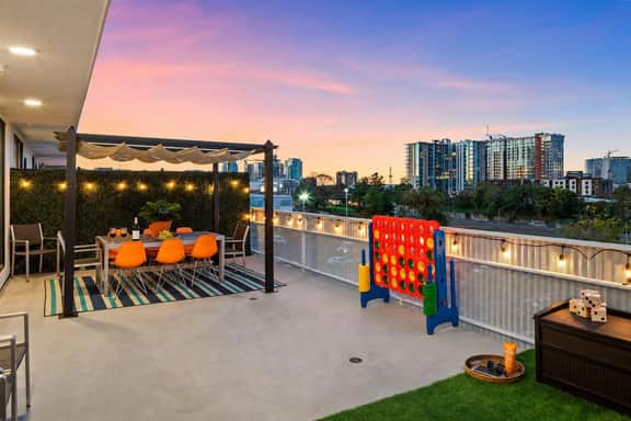 Gulch condo, private skyline deck & pool, sleeps 8 - Image 3