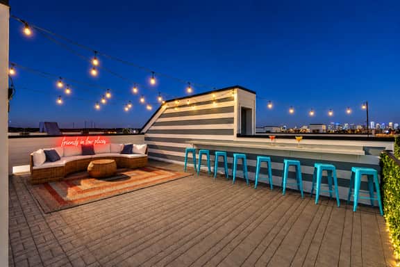 2 Homes - Rooftop Decks - Fire Pit - Sleeps 24 - Image 4