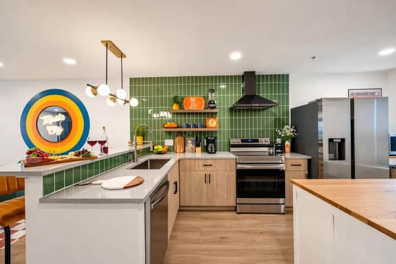 Walkable SoBro House - Gated Parking - Sleeps 8 - Image 5