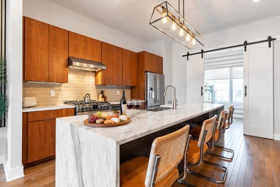 Nashville-themed house, 12 South & Gulch, sleeps 12 - Image 4