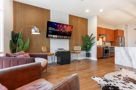 Nashville-themed house, 12 South & Gulch, sleeps 12 - Image 2