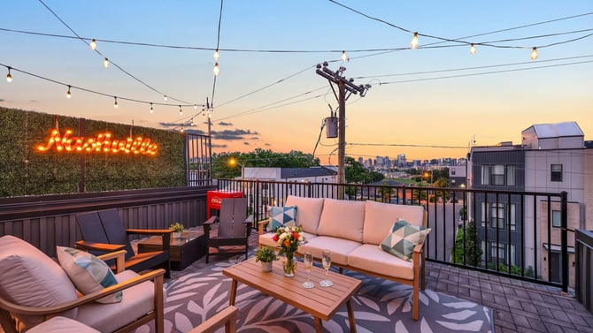 Affordable Stays near Nashville's Parthenon
